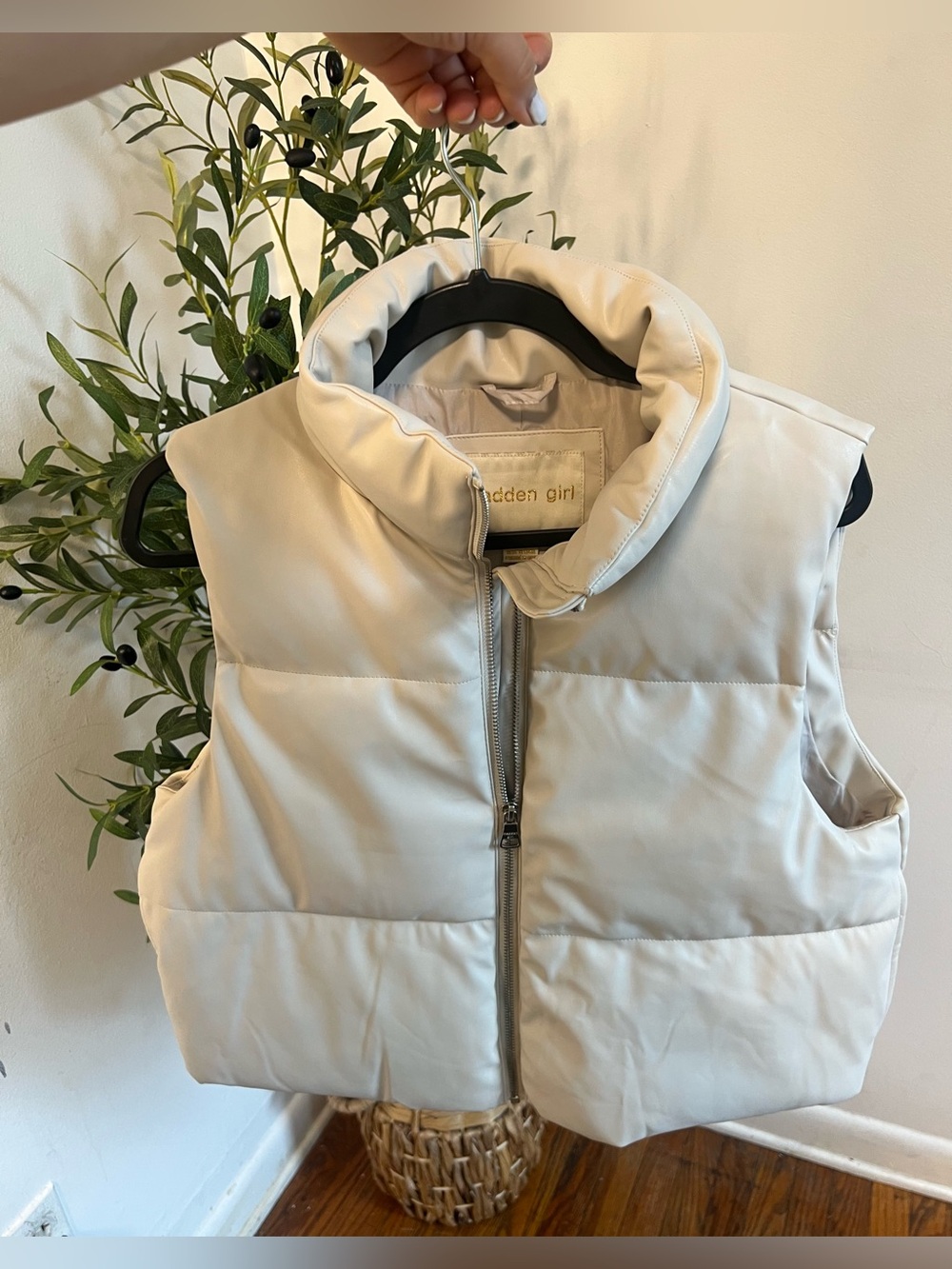Madden Girl Cream Puffer Vest